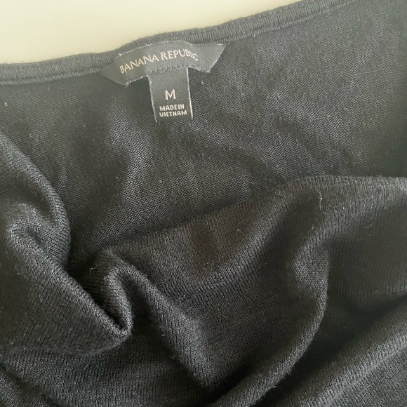 Banana Republic Women Lightweight Sweater CowlNeck SideShirring EUC Medium Black - Picture 2 of 2